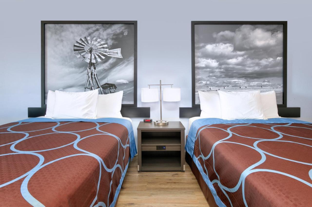 מלון Super 8 By Wyndham Victoria - South - Hwy 59 מראה חיצוני תמונה