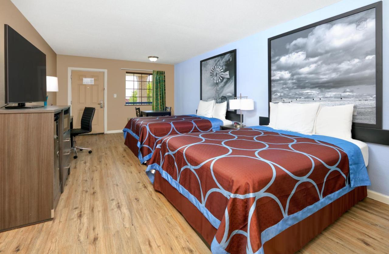 מלון Super 8 By Wyndham Victoria - South - Hwy 59 מראה חיצוני תמונה