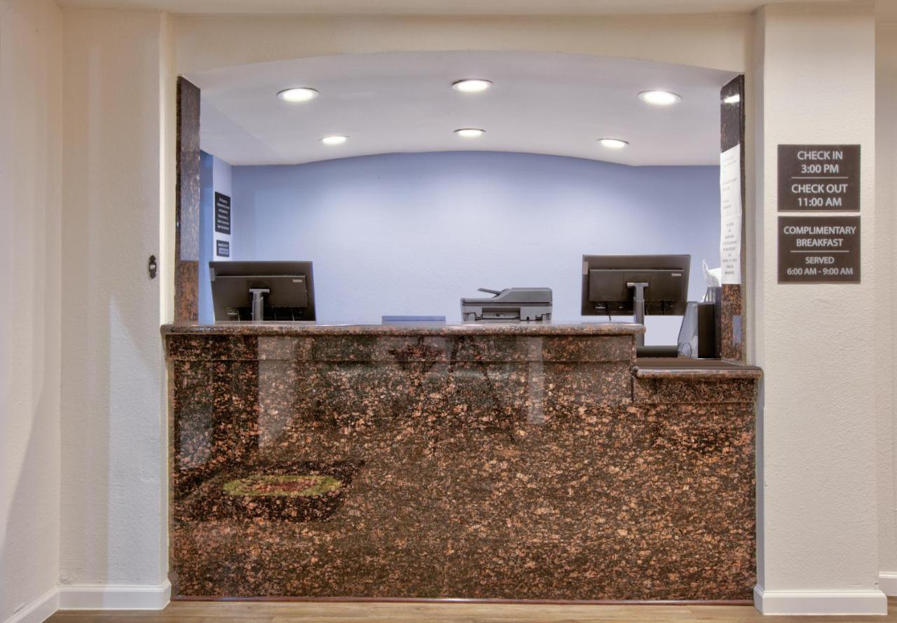 מלון Super 8 By Wyndham Victoria - South - Hwy 59 מראה חיצוני תמונה
