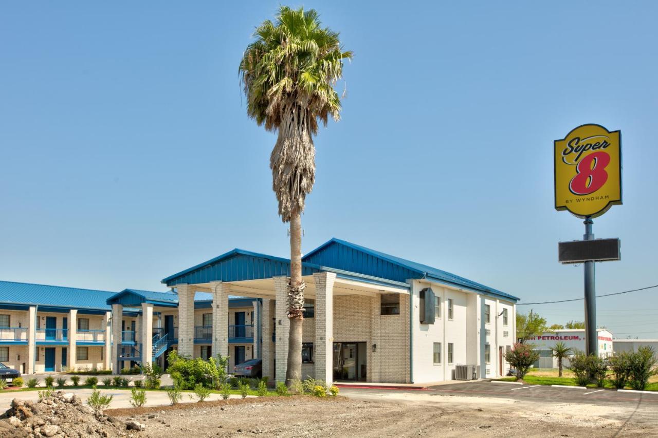 מלון Super 8 By Wyndham Victoria - South - Hwy 59 מראה חיצוני תמונה