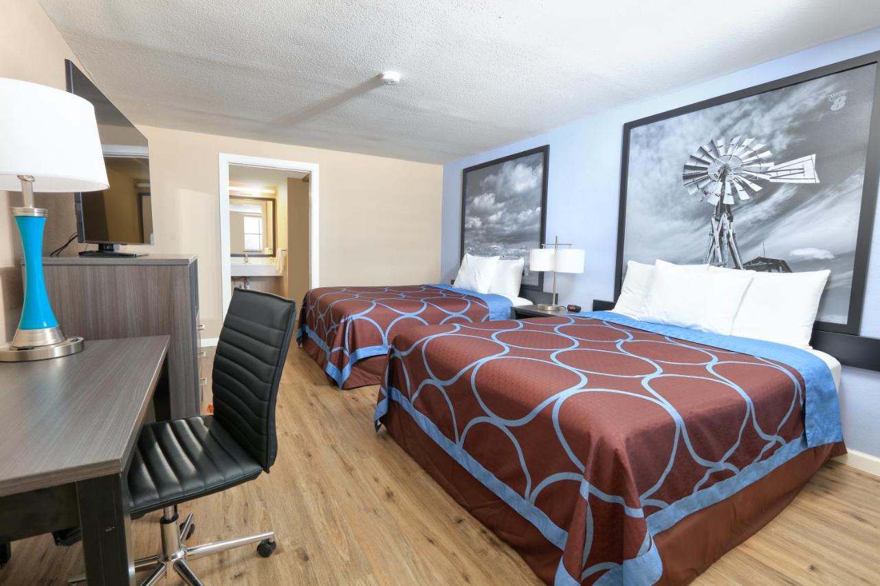 מלון Super 8 By Wyndham Victoria - South - Hwy 59 מראה חיצוני תמונה