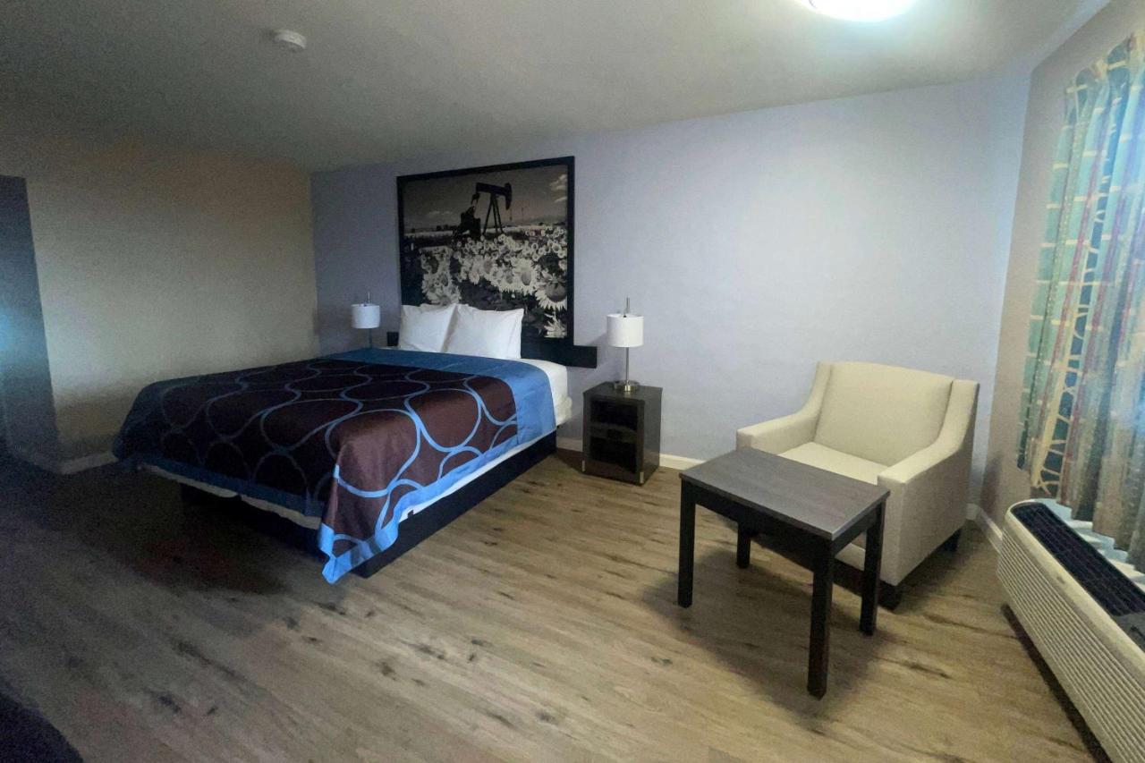 מלון Super 8 By Wyndham Victoria - South - Hwy 59 מראה חיצוני תמונה