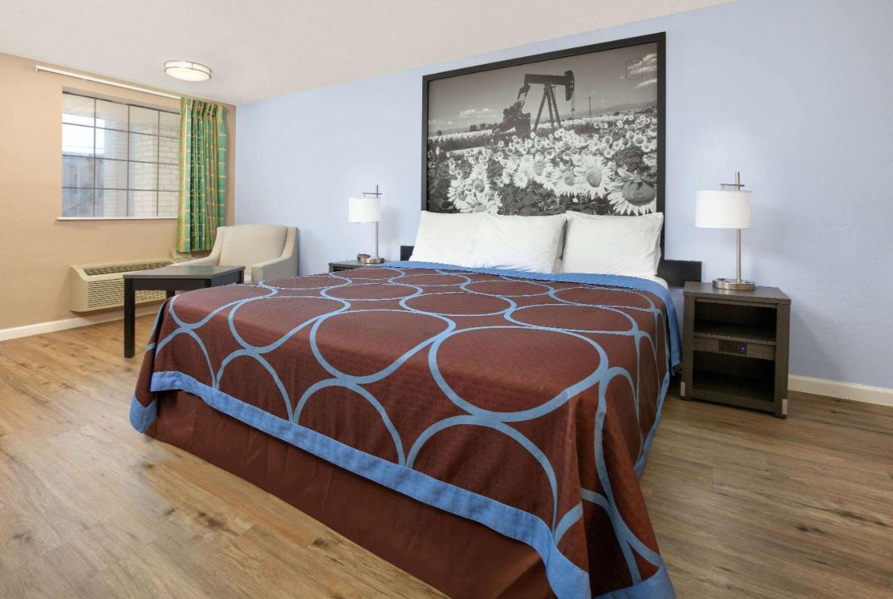 מלון Super 8 By Wyndham Victoria - South - Hwy 59 מראה חיצוני תמונה