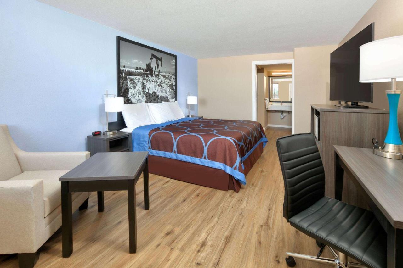 מלון Super 8 By Wyndham Victoria - South - Hwy 59 מראה חיצוני תמונה