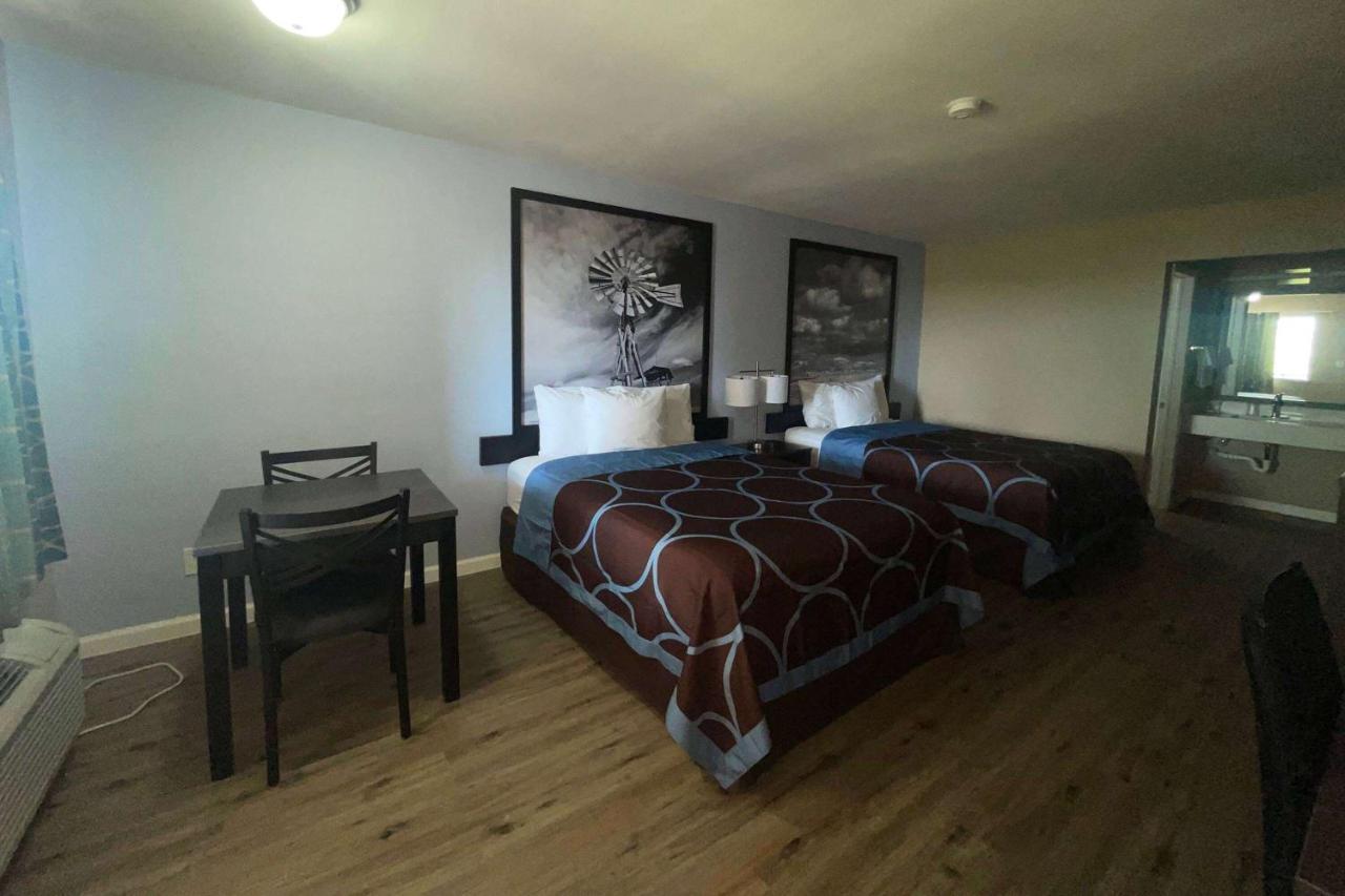 מלון Super 8 By Wyndham Victoria - South - Hwy 59 מראה חיצוני תמונה